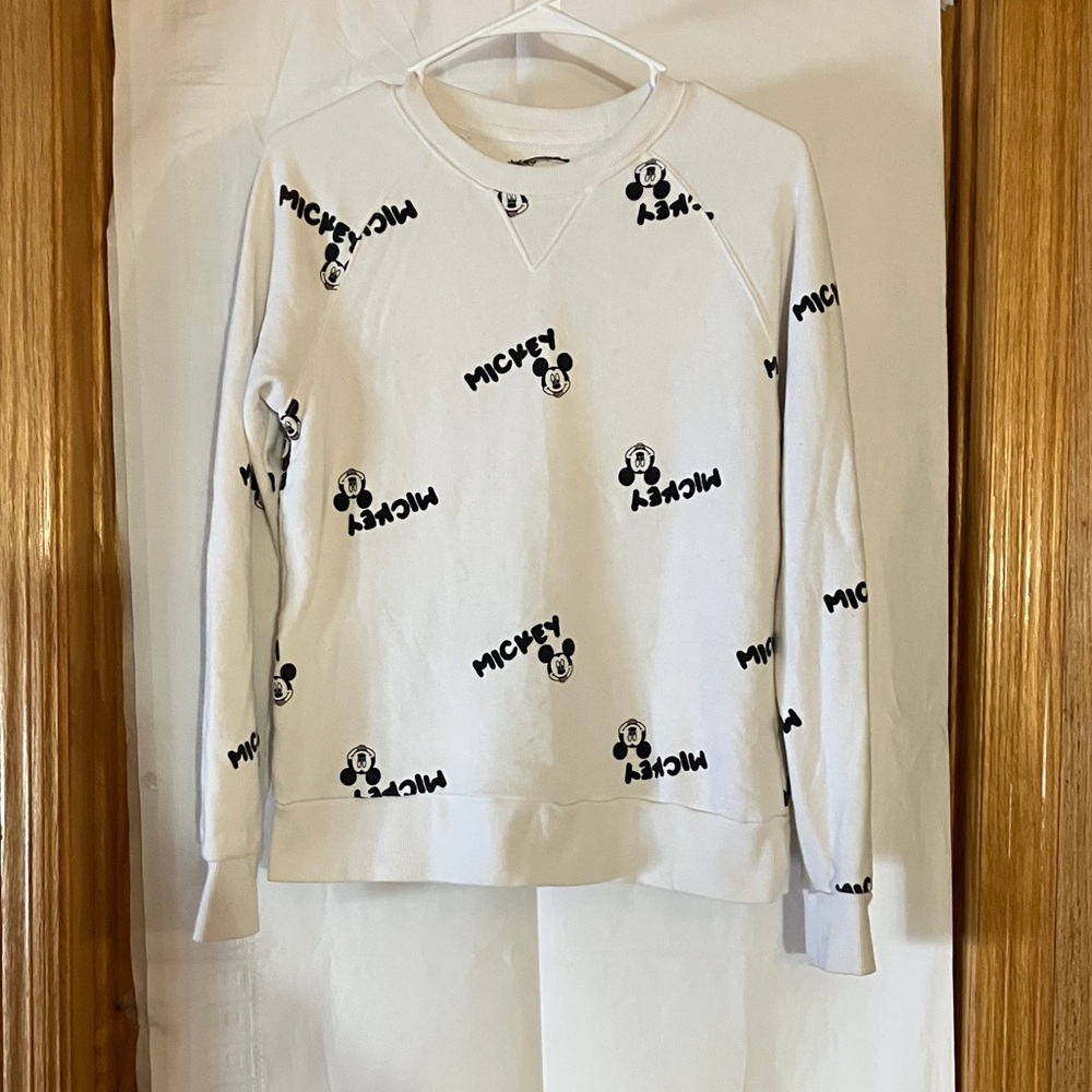 Disney Woman’s  M Mickey Mouse pullover white w/black graphics sweatshirt
